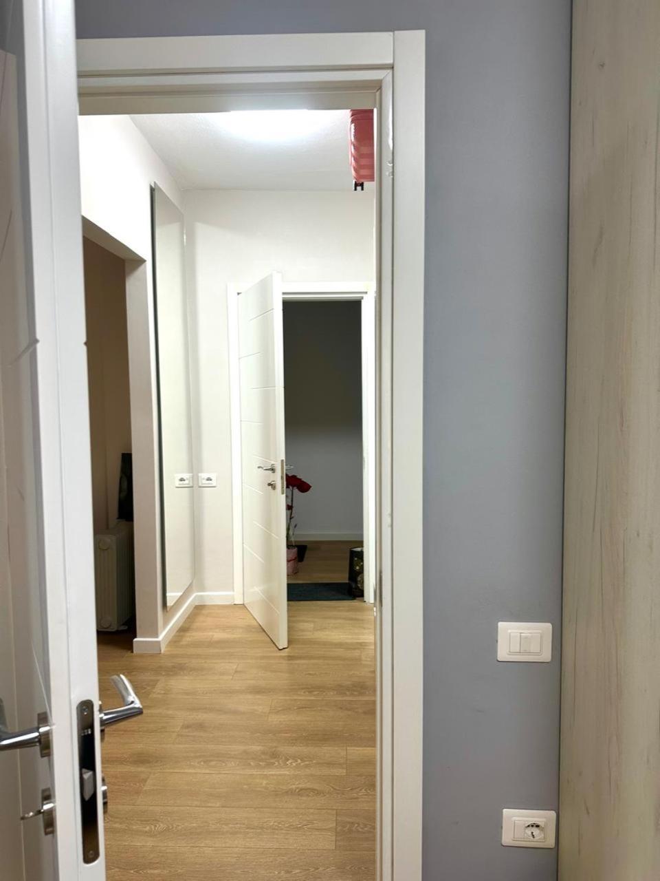Ledia's Apartment *